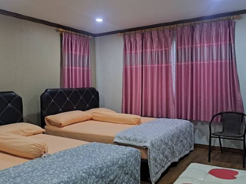 บ้านร้อยป่าเดอะรีสอร์ท