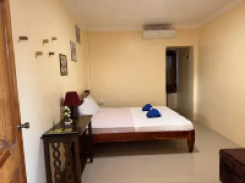 Alona Beach Tourist Inn