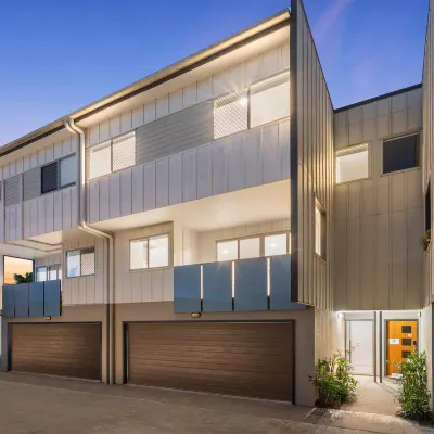 Market Square Modern Haven - Near QEII and Griffith Uni Hotels near Eagles Sports Complex