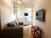 Downtown Private Studio | Rooftop Jacuzzi & Views