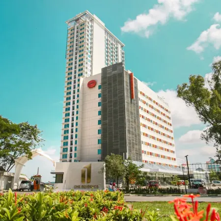 S&D 2BR 10-AF Pool, Gym, SmartTV beside Ferry Terminal-One Residence