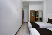 Hotel O 94843 Syariah Hj. Lilis Sukabumi - parking