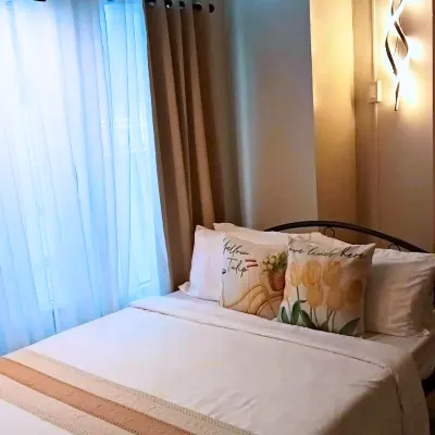 Elegant Comfy Unit in Eastwood City Hotels near Christ the King Parish - Greenmeadows (Diocese of Cubao)