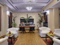 Hotel Clarks Varanasi Ltd マルビヤブリッジ周辺のホテル