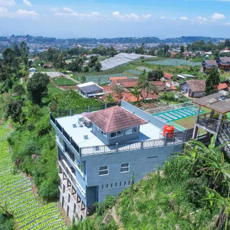 4 BR Villa Casa De Valley View Lembang with Billiard, Karaoke & Mountain View