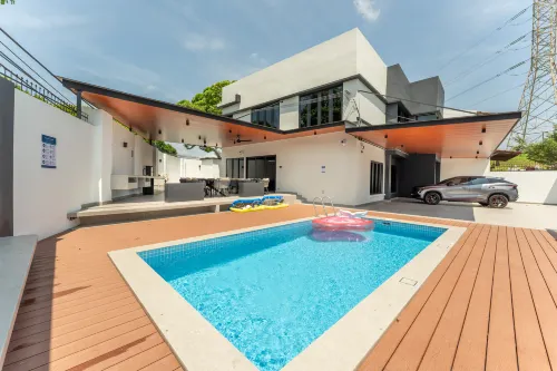 Sri Pelangi Villa KTV Room BBQ Swimming Pool 19 Pax by Stayrene - 別墅