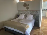 Cottage Menthe on large domain with Pool, Spa, Tennis