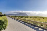 Sand & Sea Apartments