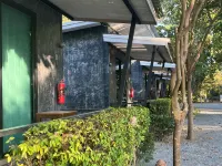 บ้านต้นแจง โรงแรมในอำเภอ มโนรมย์