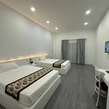 The Aura Residence Отели рядом с достопримечательностью «Пляж Mlop Chrey»