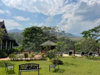 Nam Ou Riverside Resort Hotels in Park Ou