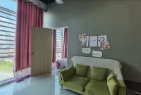 Setia Tri-Suite(7) by Homey Planet Hôtels à : Bayan Lepas