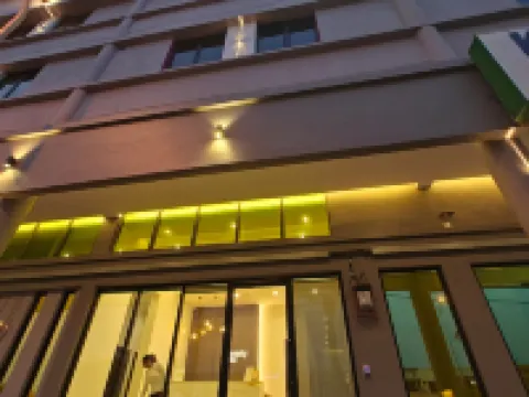 Karasky Hotel Hotels near Arulmigu Sri Maha Karumari Kulathambal Temple Simpang Ampat , Seberang Perai