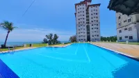 2-5pax Sunshine Beachfront, Wifi, 50"TV, FREE PARKING & POOL