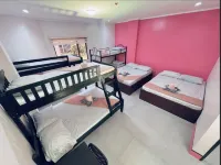 RedDoorz Premium @ RNJ Hotel