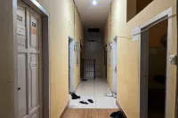 Hotel O Qq Kost Near Pantai Kebesaran Beach