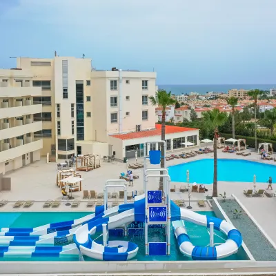 Toxotis Hotel Các khách sạn gần Bãi biển Trinity