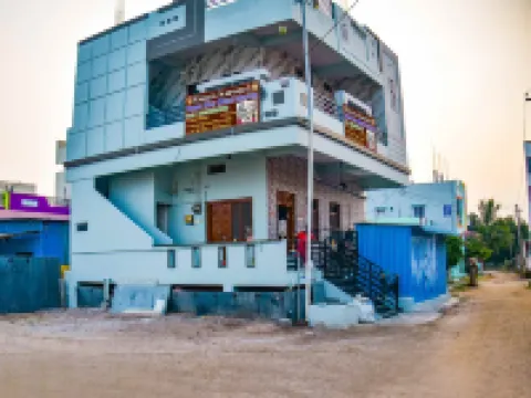 Rayara Karune Home Stay Mantralaya Hotels in Manchala