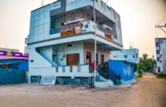 Rayara Karune Home Stay Mantralaya