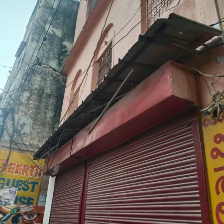 Shreeji Kashidham Отели рядом с достопримечательностью «Маникарника»