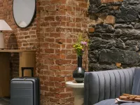 Nester Finn Square Victoria Hotels near Quebecor
