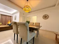 The Aurora Residence - Homestays