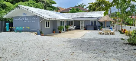 November T Beach House Отели в г. Sattahip