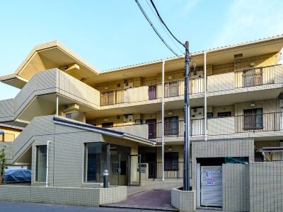 Sakura House