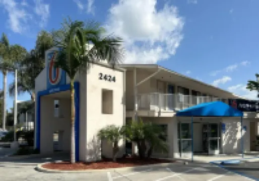 Studio 6 San Diego, CA Hotel Circle Mission Valley Hotels in San Diego