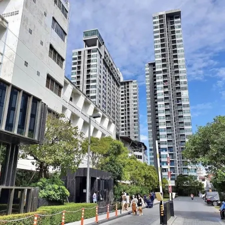 The base central pattaya seaview