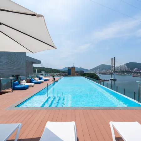 OAND:F HOTEL