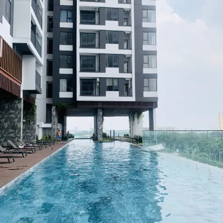 Tayastay - 1 bedroom apt at The Emerald Golf View - Pool, Gym, Near Aeon Mall and VSIP Отели рядом с достопримечательностью «Комплекс туннелей Кучи»