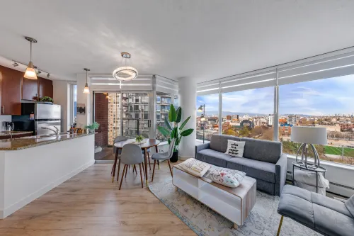 Cozy 2BR2BA Downtown Vancouver/Pool/HotTub/Parking - Pemandangan Pantai