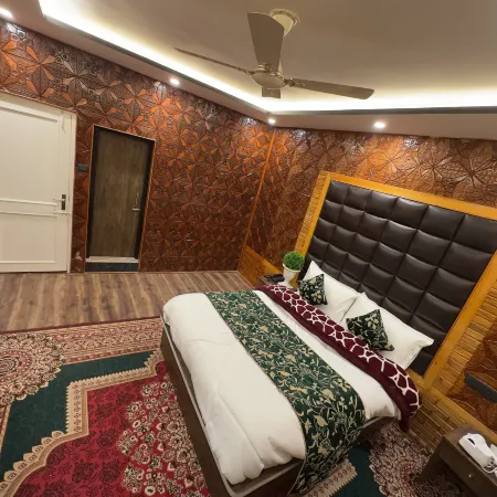 The Jumeirah Srinagar A Boutique Hotel