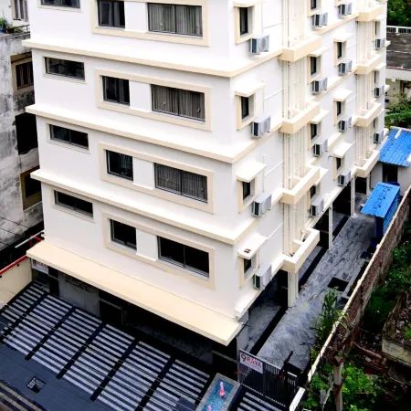 9 RAYA Hotel