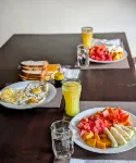 Cozy Private Upstairs Suite｜10 Min Airport｜Balcony - 3-نجوم