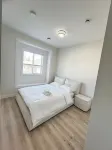 Surrey City Centre Ensuite near SkyTrain - 2つ星