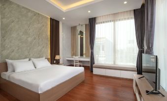 Seaside 5BR Villa, 100m to Beach, Private Pool & BBQ