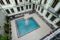 Astoria Plaza hotel