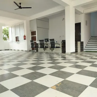 Hotel Prayagraj Hotels near Jeen Mata Mandir