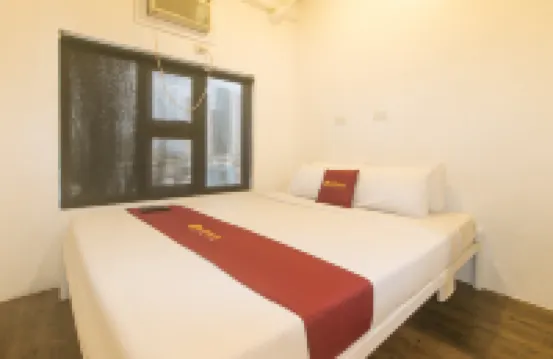 RedDoorz Premium @ MyTown New York