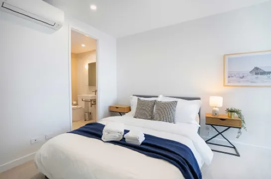 【Box Hill Prime】Luxury Sky Apartment | 2 Bed 2 Bath | Free Parking | Pool & Gym Access 布克斯山酒店
