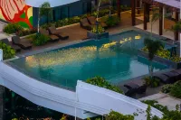 MCollection - Stay near Boracay Newcoast Beach - مسبح