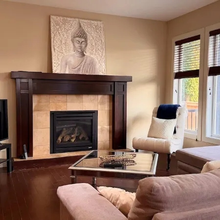 Spacious 3BR House in Aspen Hills