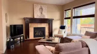 Spacious 3BR House in Aspen Hills - New