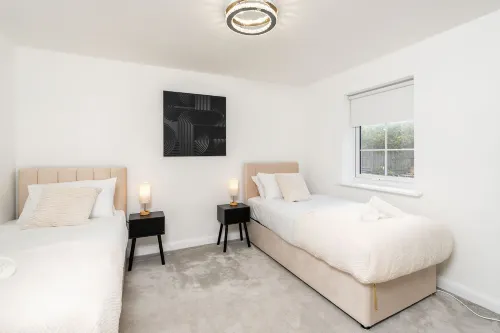 8 Beds | Contractors | 4BR 2.5BA | Garden - Aamiainen