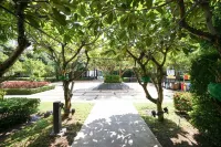 Greenery living in resort condo Hotel a Fa Ham