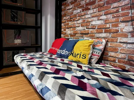 Stylish Studio Dave Apt Depok w/ Pool by 2ndHome Отели в г. Beji