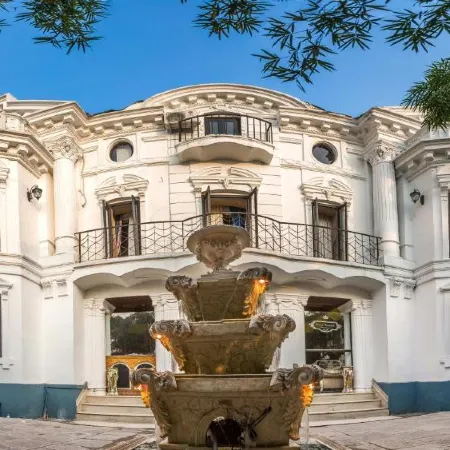 Royal Empire Boutique Hotel