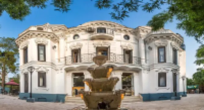 로열 엠파이어 부티크 호텔  호텔